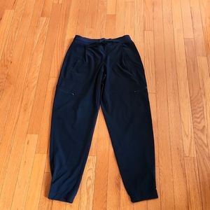 Women's Athleta black cargo jogger pants
